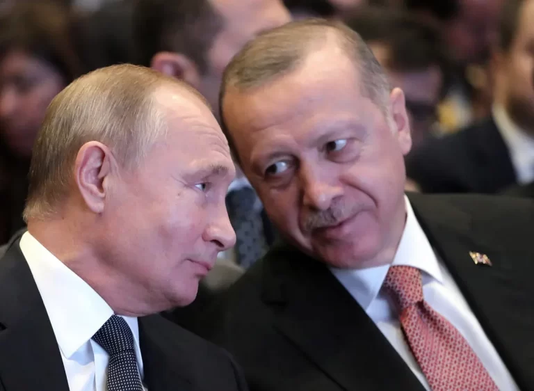 Financial Times: NATO trebuie să evalueze riscurile generate de cooperarea NUCLEARĂ Rusia-Turcia