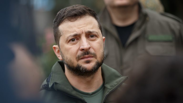 Rusia afirmă că știe pe cine vor să numeasca americanii în locul lui Zelenski