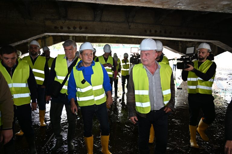 Prefectul Capitalei a convocat Comitetul pentru Situaţii de Urgenţă cu privire la planşeul Unirii /Degradările planşeului s-au accentuat semnificativ şi pot duce la cedarea sub trafic a unor elemente de structură (FOTO)