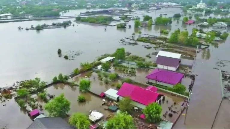 ROMÂNIA, SINISTRATĂ cu un drumar la Ape și un agronom la Meteo!