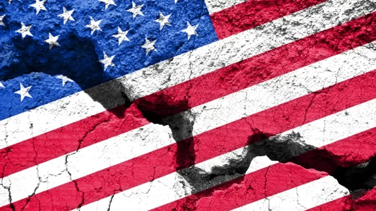 Adversarii Americii se unesc pentru a-i contesta dominația