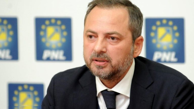 Dan Motreanu (PNL): Marcel Ciolacu fie minte, fie nu ştie diferenţa dintre absorbţie şi contractare. Nu a ajuns cu meditaţiile la economie la acest capitol