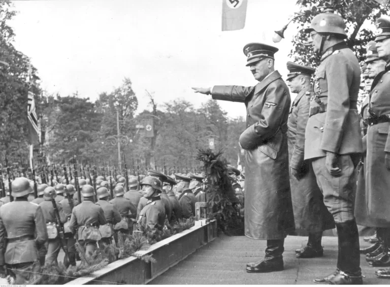 Führer și Putin. De ce invaziile Poloniei și Ucrainei se aseamănă