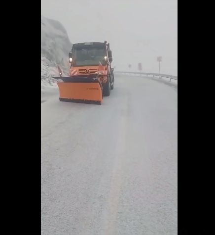 UPDATE. A nins pe Transalpina și pe Transfăgărășan/ Au intervenit drumarii – VIDEO