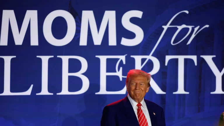 Politica și fertilizarea in vitro. De ce planul lui Trump nu va umple America de copii
