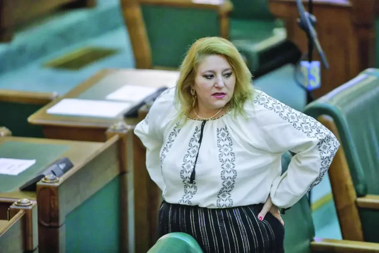 „Putinista” Șoșoacă, ghioaca Occidentului în capul PSD