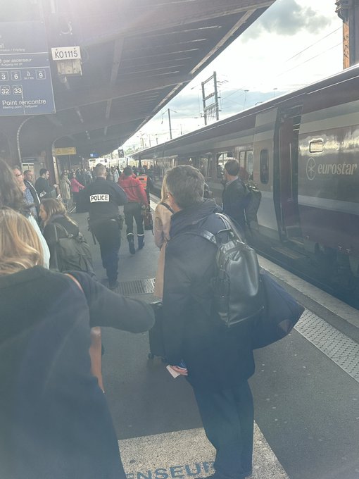 Explozie la locomotiva unui tren care transporta europarlamentari de la Strasbourg la Bruxelles