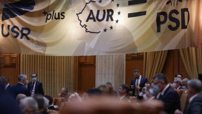 AUR, PNL, PSD, USR se duc de râpă, vine Revoluția!