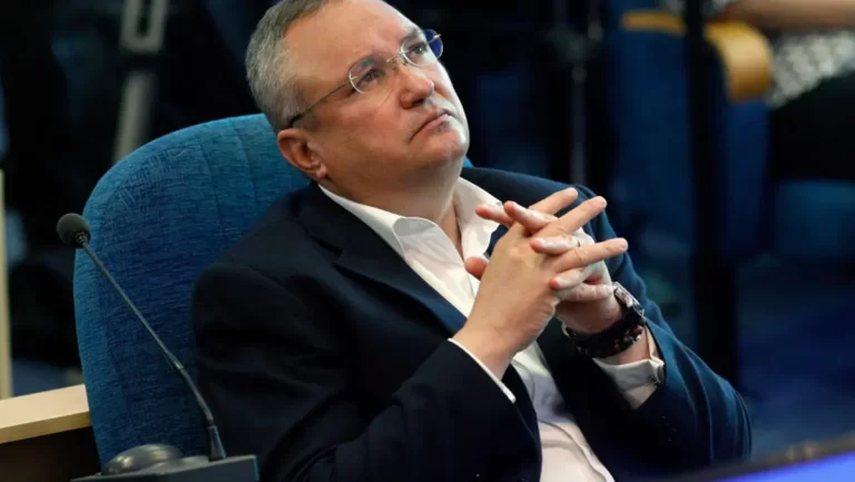 Lovitură pentru Nicolae Ciucă în „plină” campanie pentru alegerile prezidenţiale 2024. Afișele din toată ţara, îndepărtate?