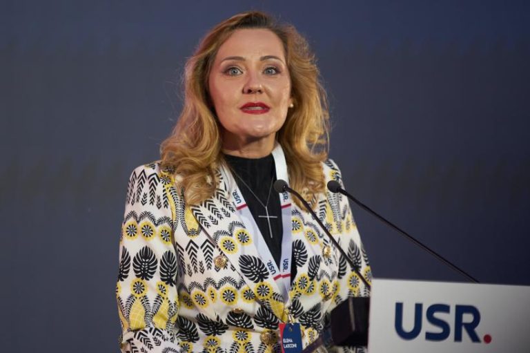 Elena Lasconi în campanie, derapaj grav la adresa femeilor victime ale violenței domestice. ONG-urile și liderii de opinie o taxează dur