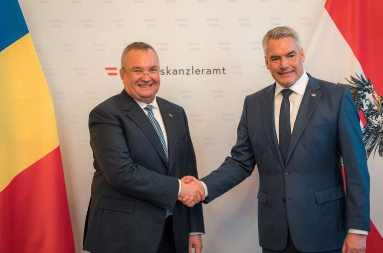 Nicolae Ciucă, întâlnire-surpriză cu cancelarul Austriei, Karl Nehammer: Vom avea foarte curând susținerea Austriei pentru intrarea deplină în Schengen!
