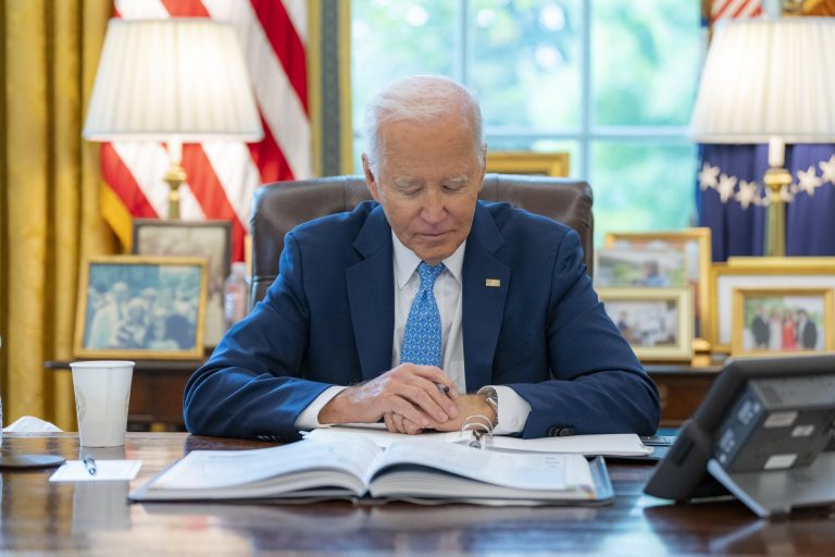 Biden l-a invitat pe Trump la Casa Albă, după victoria republicanului în fața Kamalei Harris