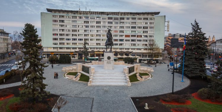 Apartament cu două camere scos la vânzare cu 340.000 euro, în Cluj. Internauții s-au întrecut în ironii: „Piața este inclusă în preț?”