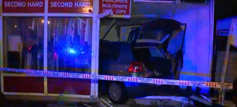 Accident în Capitală. A intrat cu mașina într-un magazin