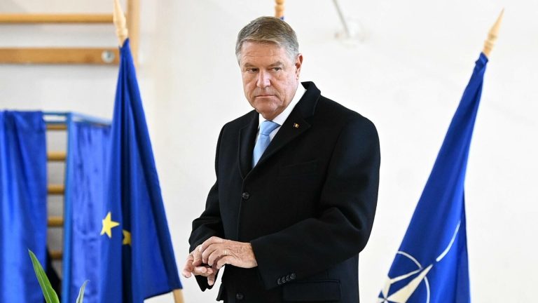 Iohannis și serviciile dorm împreună?