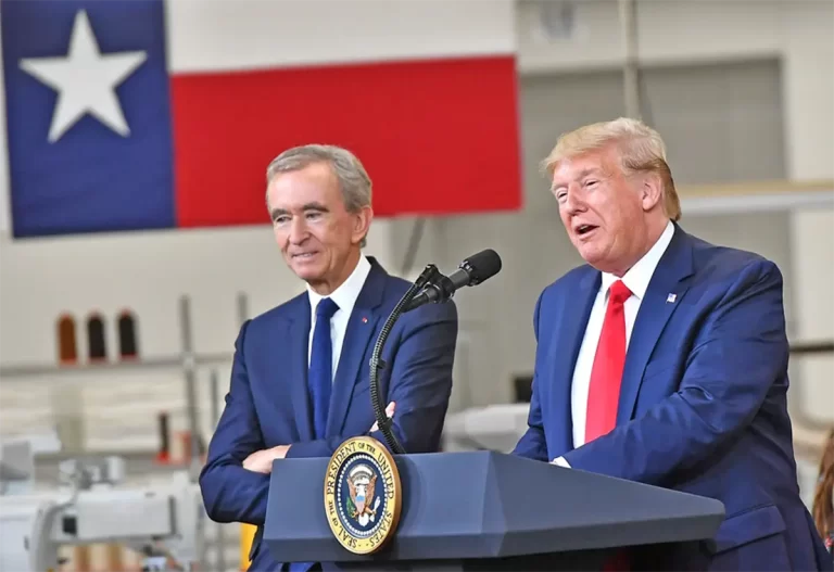 Combinația dintre modă și politică: magnatul luxului se potrivește cu președintele american