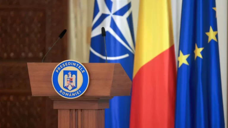 Președintele României doarme-n papuci!