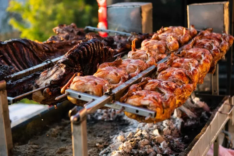 O petrecere de pomină cu fetească neagră și pampon