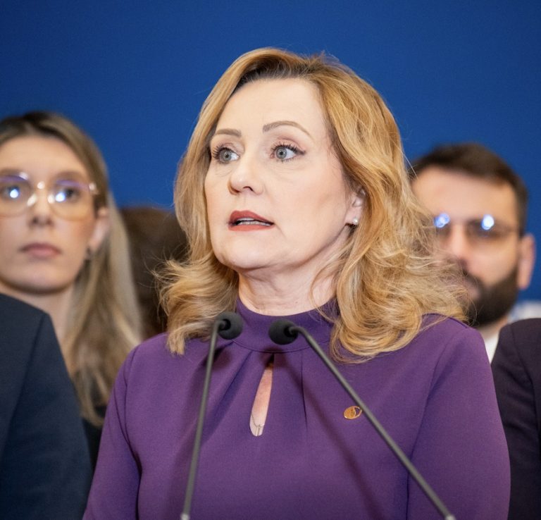 Elena Lasconi: „Klaus Iohannis, chiriaş ilegal la Cotroceni de 23 de zile/„Zace” în continuare în funcție și nu face nimic”