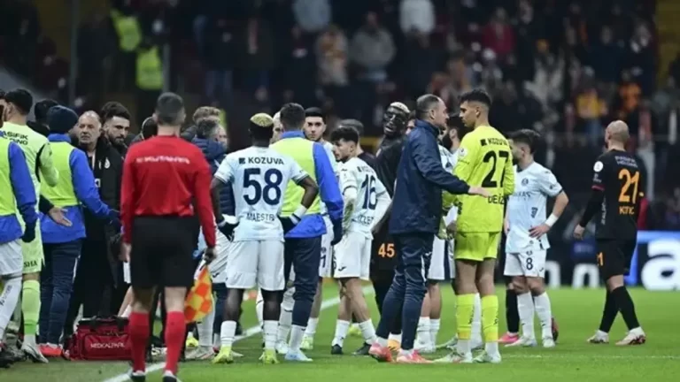 Război total în Turcia!