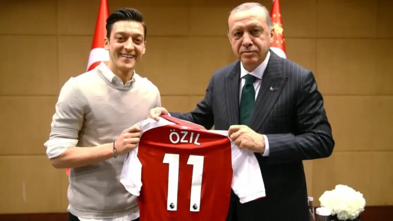 Mesut Ozil intră în politică alături de Erdogan!