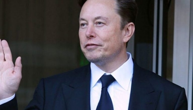 Cum răspunde Elon Musk atacurilor europarlamentarului Siegfried Mureșan