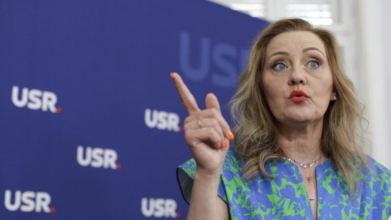 Elena Lasconi a primit undă verde de la Macron să conducă România
