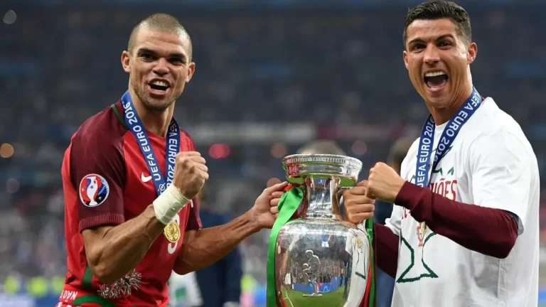 CR7 l-a implorat să nu plece! „Îți dau din banii mei!”