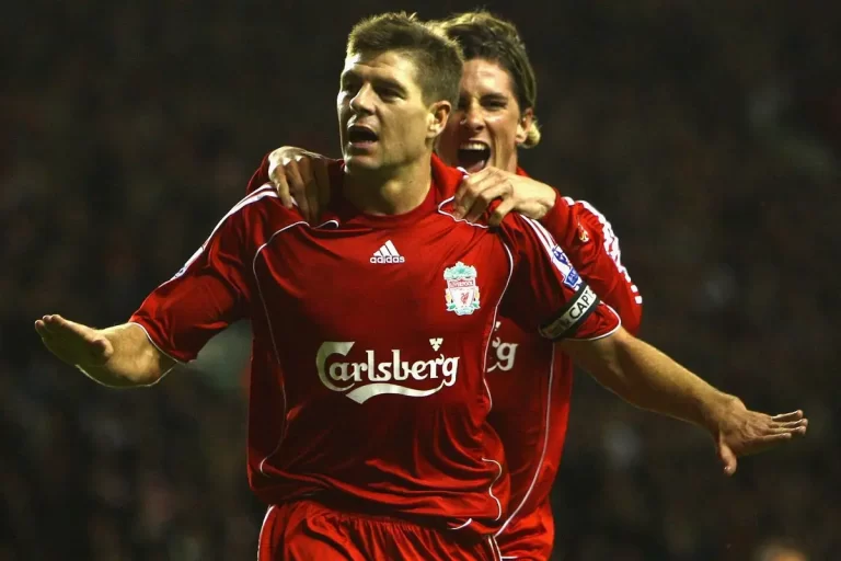 Liverpool – Adidas, o iubire scumpă: 300 de milioane de lire sterline!