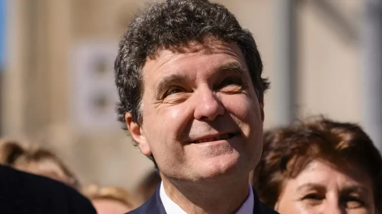 Analiză bombă din America: „Lovitura de stat dată de UE în România” prin instalarea lui Nicușor Dan!