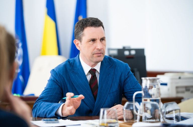VIDEO. Guvernul a aprobat noua „taxă pe stâlp”/Detaliile anunțate de ministrul Finanțelor