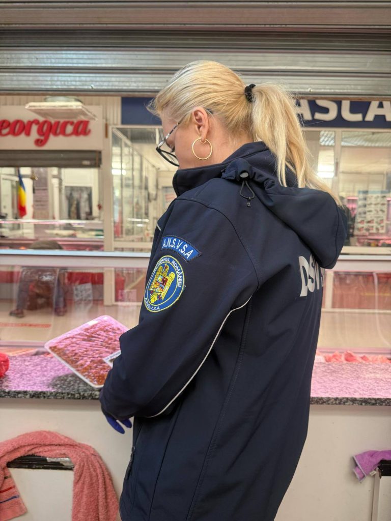 ANSVSA, controale la peste 2.700 de unităţi din industria alimentară, înaintea minivacanţei de 1 Mai/Ce nereguli au găsit inspectorii și ce amenzi s-au dat