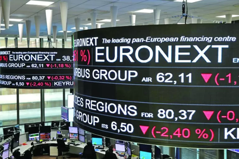 Trump lovește bursele europene. Primul declin lunar din acest an