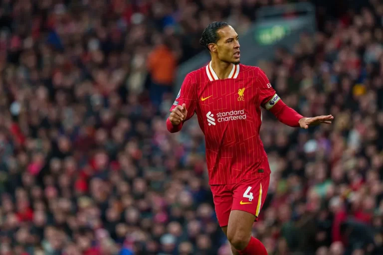 Liverpool a început curățenia de primăvară. Adio, Van Dijk?!