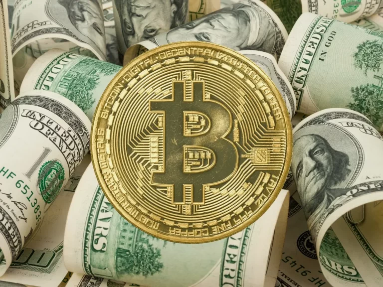 Bitcoin va ajunge la 250.000 de dolari. ”Cei șapte magnifici” vor adopta stablecoins