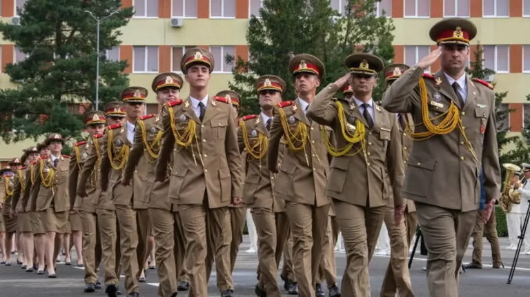 Efecte șocante ale crizei majore de angajați la MApN. Curtea de Conturi cere măsuri
