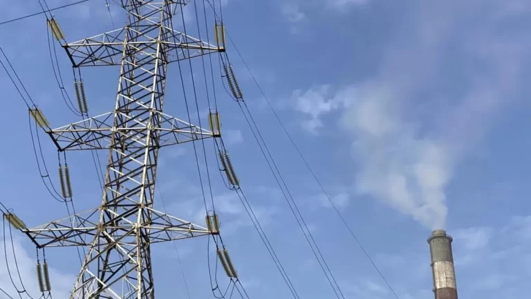 Cinism la Consiliul Concurenței. Populația își permite să plătească prețuri mari la energie