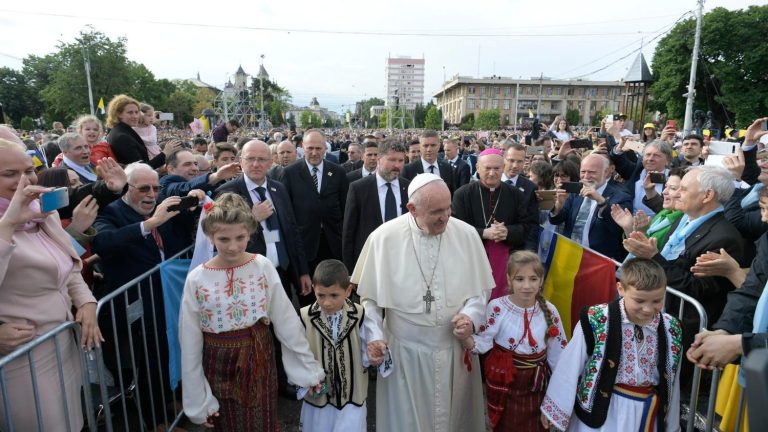 Papa Francisc a fost in România - când și ce zone a vizitat. Mesajul transmis de Suveranul Pontif