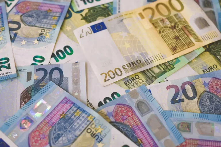 Euro, refugiu sigur în mijlocul haosului global