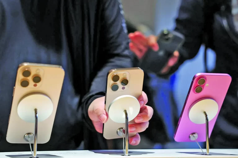 Fabricat în SUA: prețul unui iPhone ar putea crește la 3500 de dolari