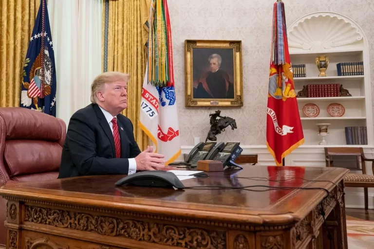 ”Mecanismul Putin-Medvedev”. Poate Donald Trump să candideze pentru un al treilea mandat?