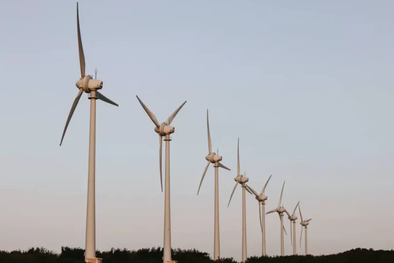Oficial, ne merge bine. Importuri record de energie electrică și gaze naturale