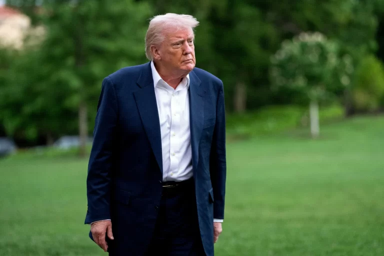Trump vrea să impună o taxă de 100% pe filmele străine