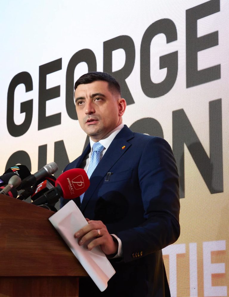 George Simion, fotografiat pe Otopeni, după ce a pierdut alegerile. Cu cine a fost văzut în aeroport, luni dimineață