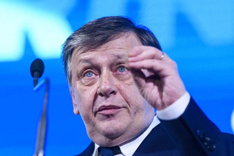 Crin Antonescu, primele reacții după publicarea rezultatelor exit-poll/ „Democrația înseamnă bătălie”