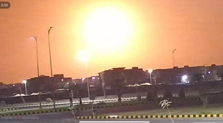 VIDEO Conflict India – Pakistan: opt civili au murit în urma loviturilor lansate de armata indiană, trei oameni – uciși de tiruri de artilerie pakistaneze