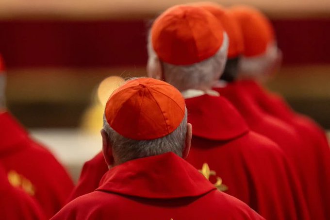 Începe conclavul pentru alegerea noului PAPĂ. 133 de cardinali se închid în Capela Sixtină/Se așteaptă „fumul alb”