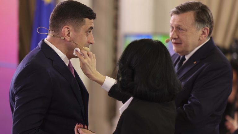 Crin Antonescu: „Sprijiniți-mă să-l înving pe Simion. Cu Dumnezeu înainte!”