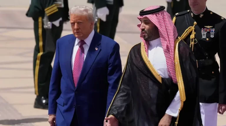 Donald Trump țintește mega-afaceri cu monarhiile bogate din Golf
