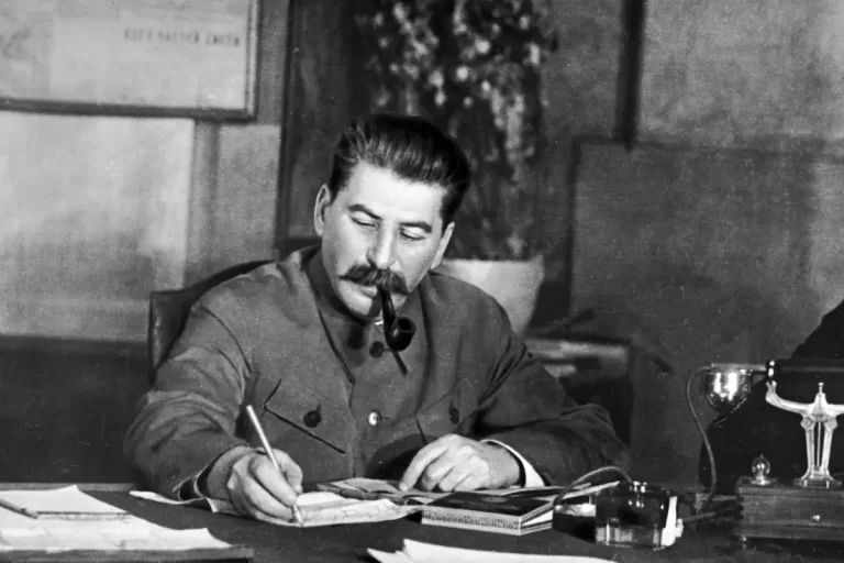 1945 – începutul rusificării Ucrainei